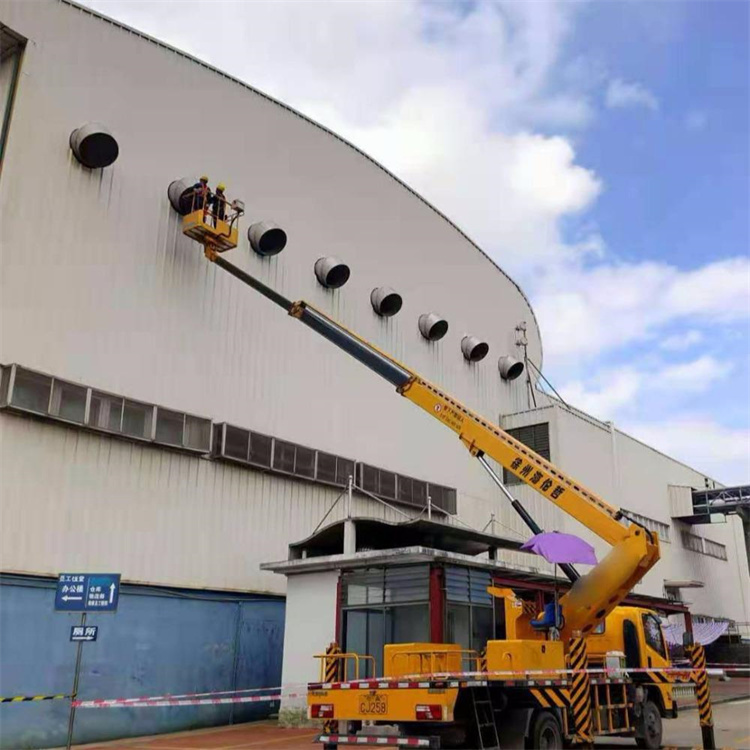 隆昌高空作业车出租服务：专业广告牌安装解决方案